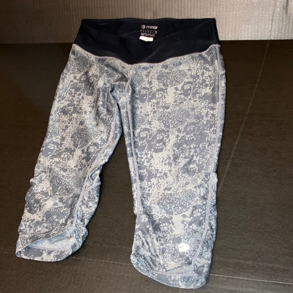 MPG knee/below the knee workout pants